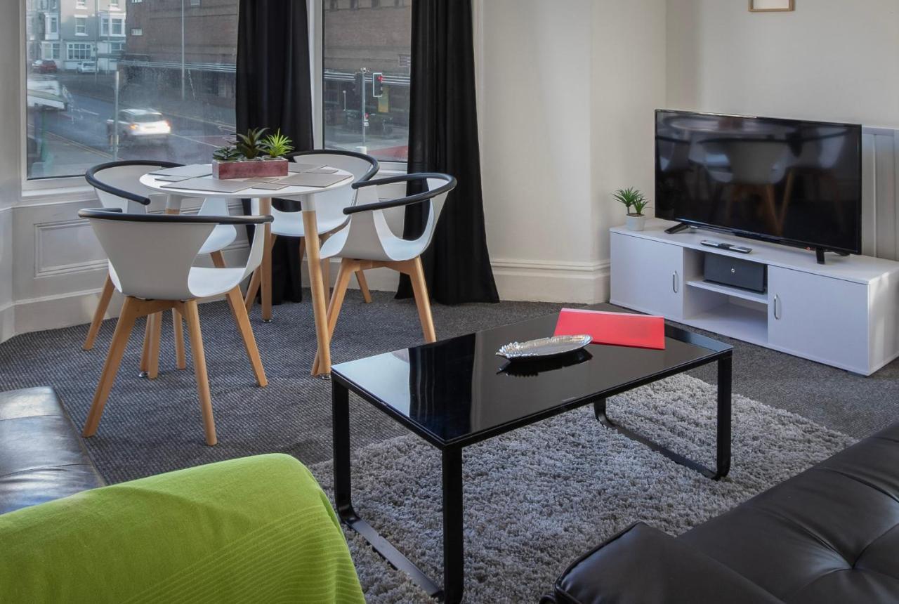 Апартаменты 02 Springfield - Sleeps 6 Блэкпул Экстерьер фото